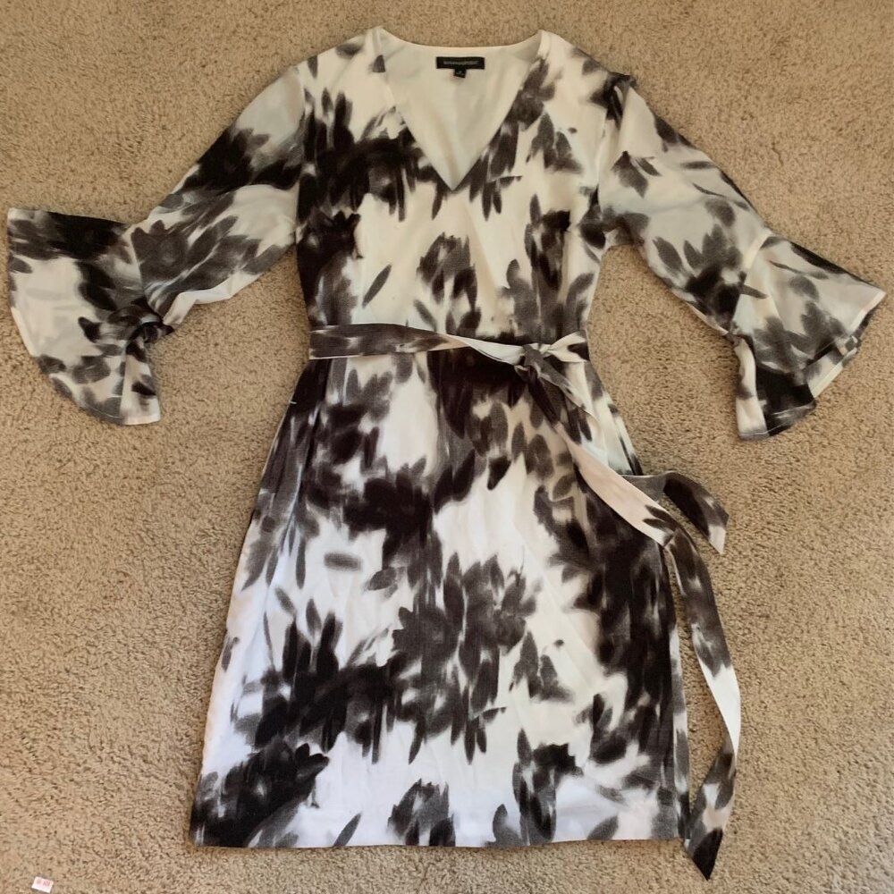 Banana Republic White Bell-Sleeve Shift Dress w/ Belted Tie- Size Small